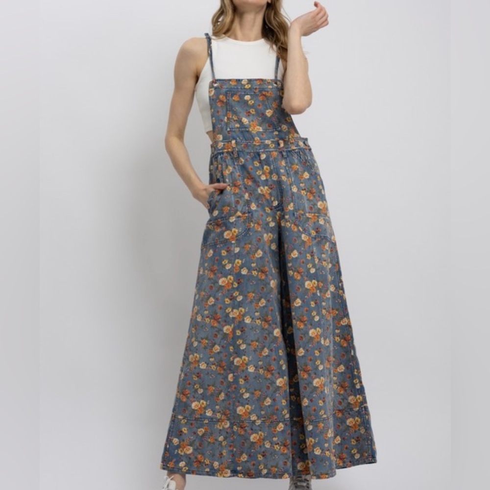 Blue Velvet NWT Overalls. Floral Printed Denim, Wide Leg, Lightweight